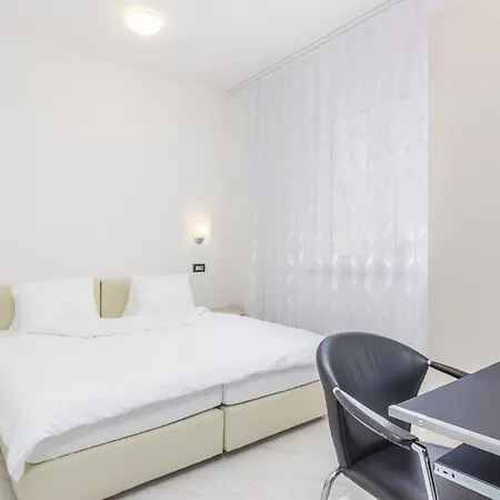 דירה With Pool פונטנה