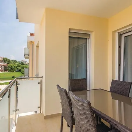 דירה With Pool *